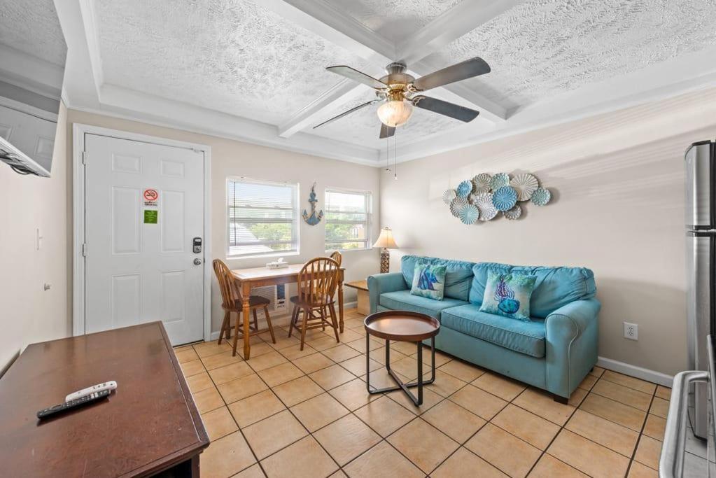 Апартаменты 1Br With Pool Parking Pets Next To Beach 6 Миртл-Бич Экстерьер фото